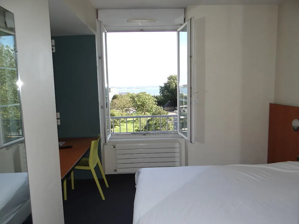 Hotel De La Gare 브레스트 3*,