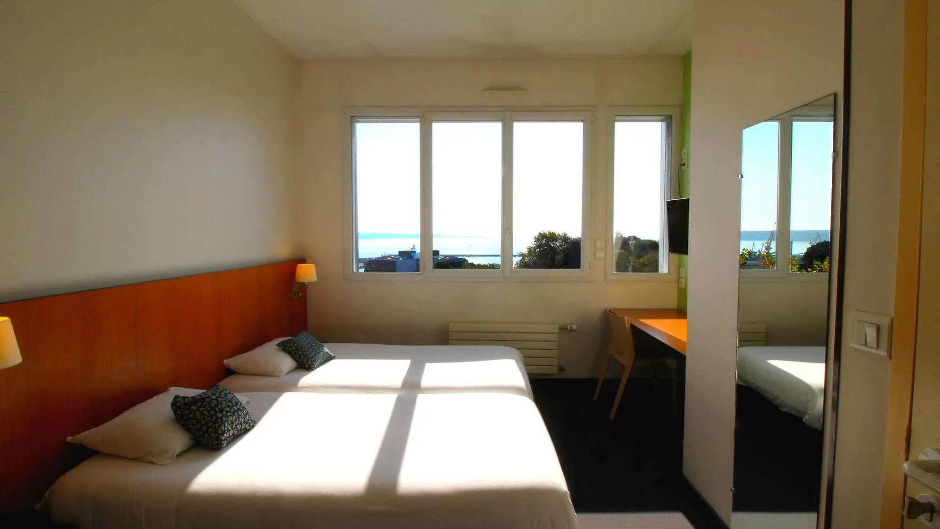 Hotel De La Gare Brest